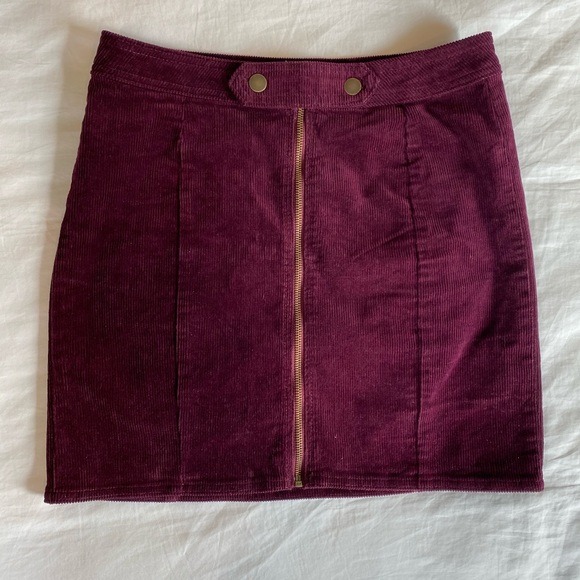 Dresses & Skirts - Corduroy maroon miniskirt
